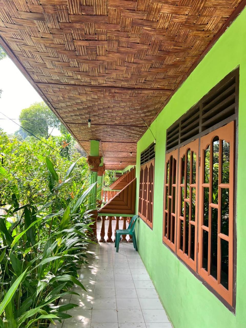Wisma Batu Mandi Bukit Lawang Kültér fotó