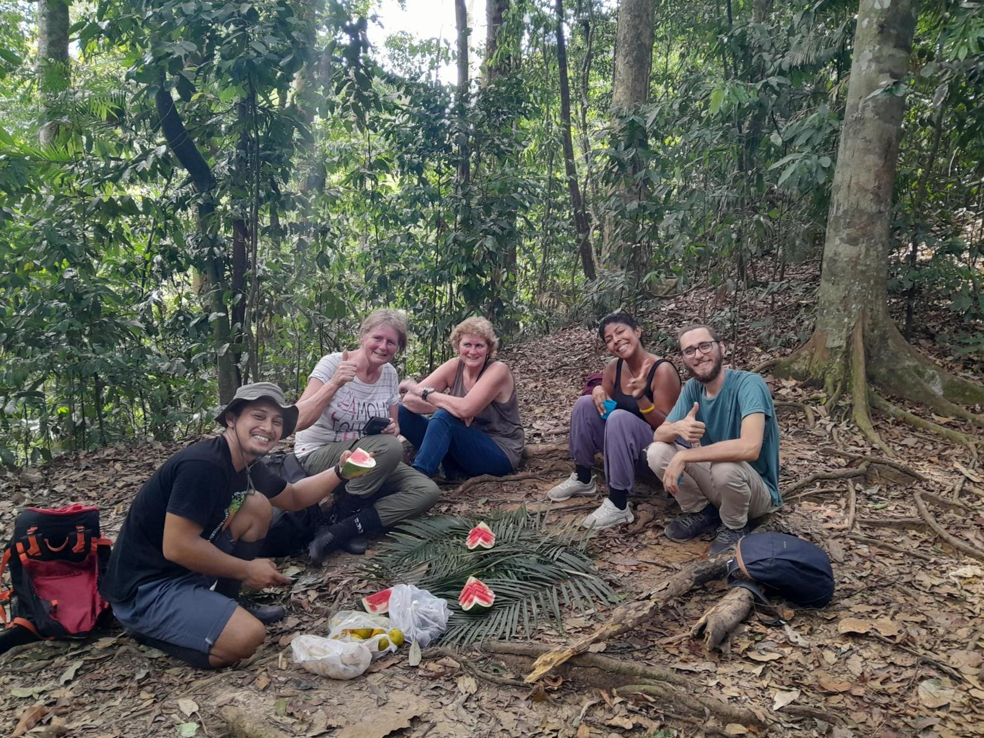 Wisma Batu Mandi Bukit Lawang Kültér fotó