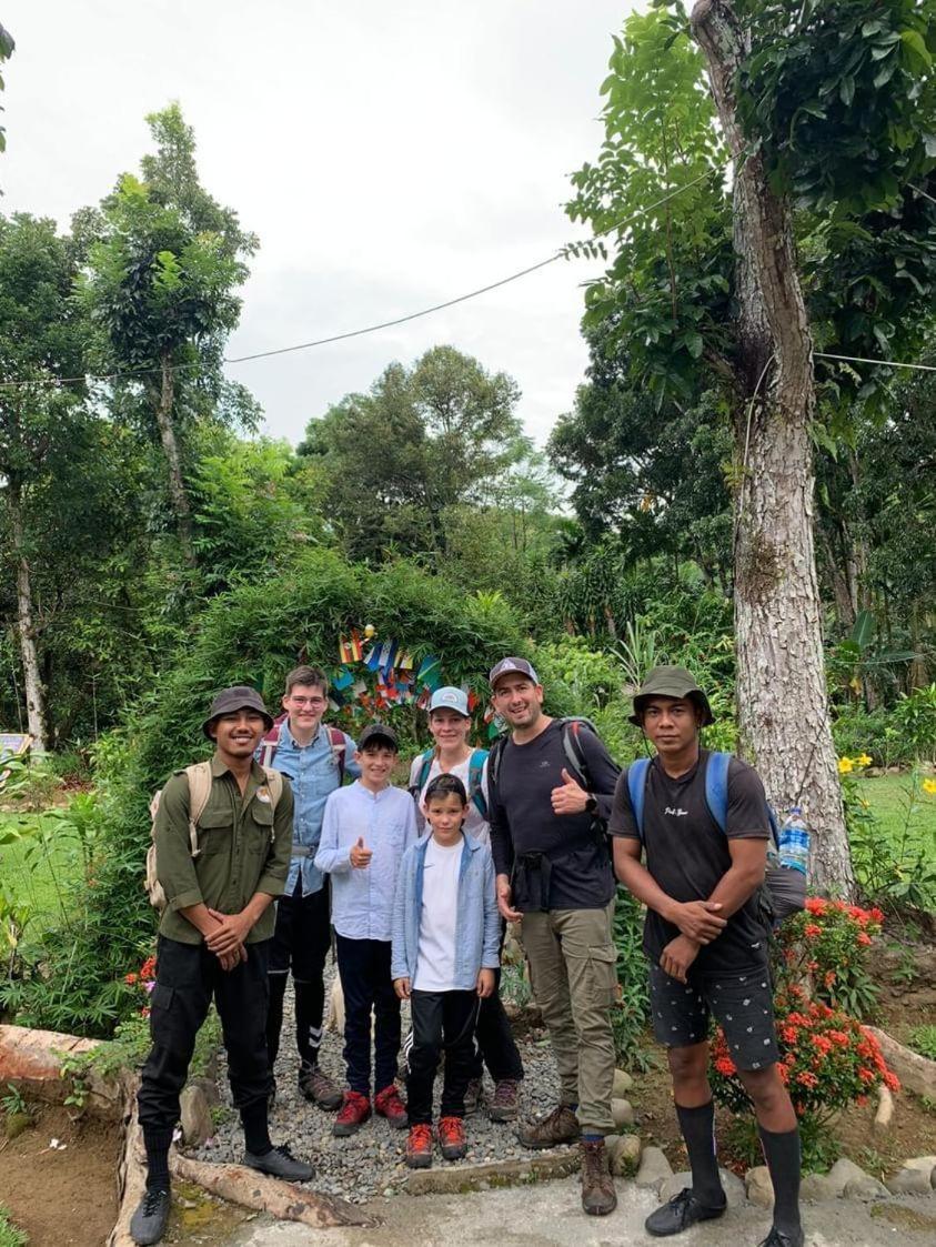 Wisma Batu Mandi Bukit Lawang Kültér fotó